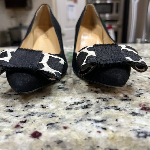 Talbots Black Suede Kitten Heel Pump With Ponyhair Cow Print Bow Size 6.5M - Picture 10 of 10